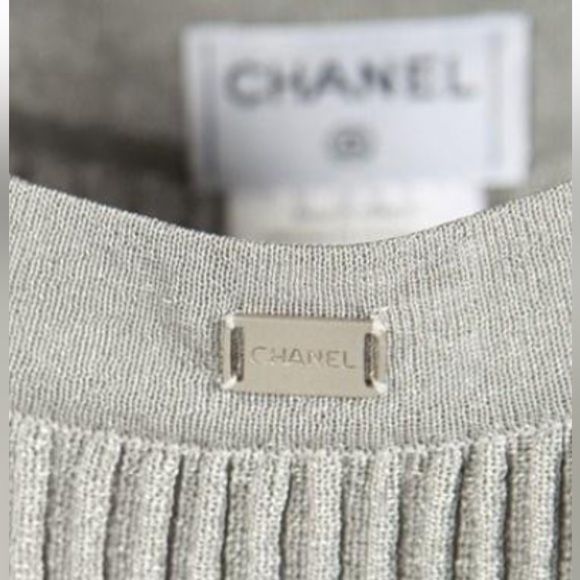 - Chanel, Gray Ribbed Knit Set - Picture 2 of 10